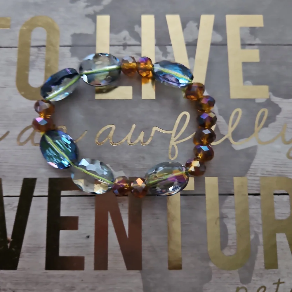Bracelets - Picture 2 of 4